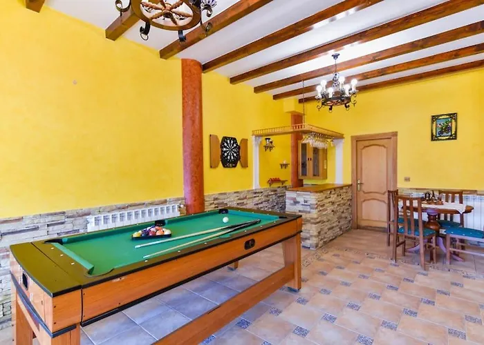 Cómoda Casa En Cabárceno